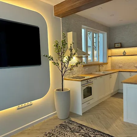 Cecilia Luxury Kastoria