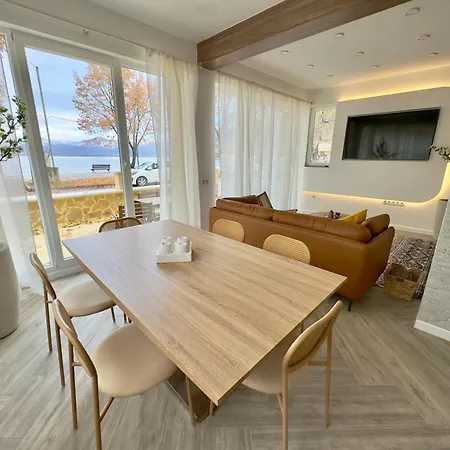 Cecilia Luxury * Castória