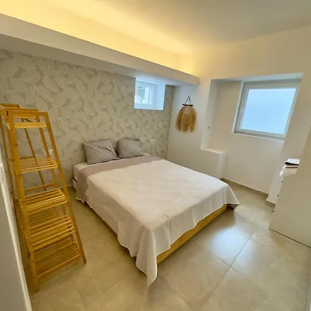 Cecilia Luxury Apartment Kastoria