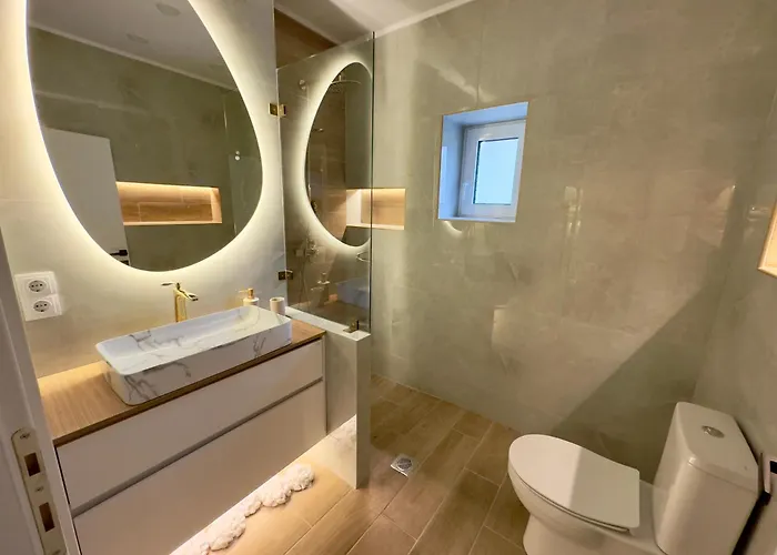 Cecilia Luxury *